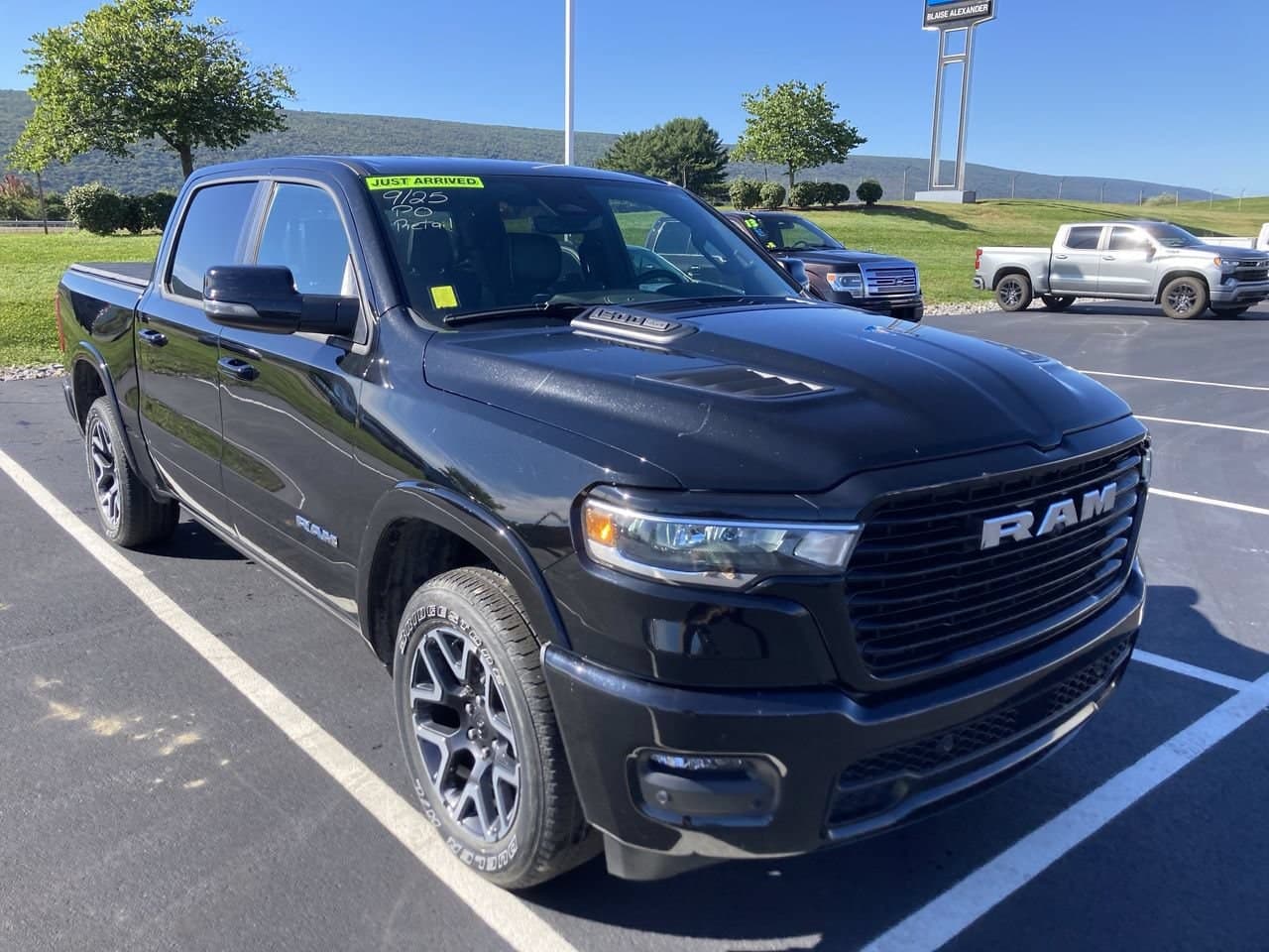 2025 RAM 1500 Laramie — photo 1 of 13