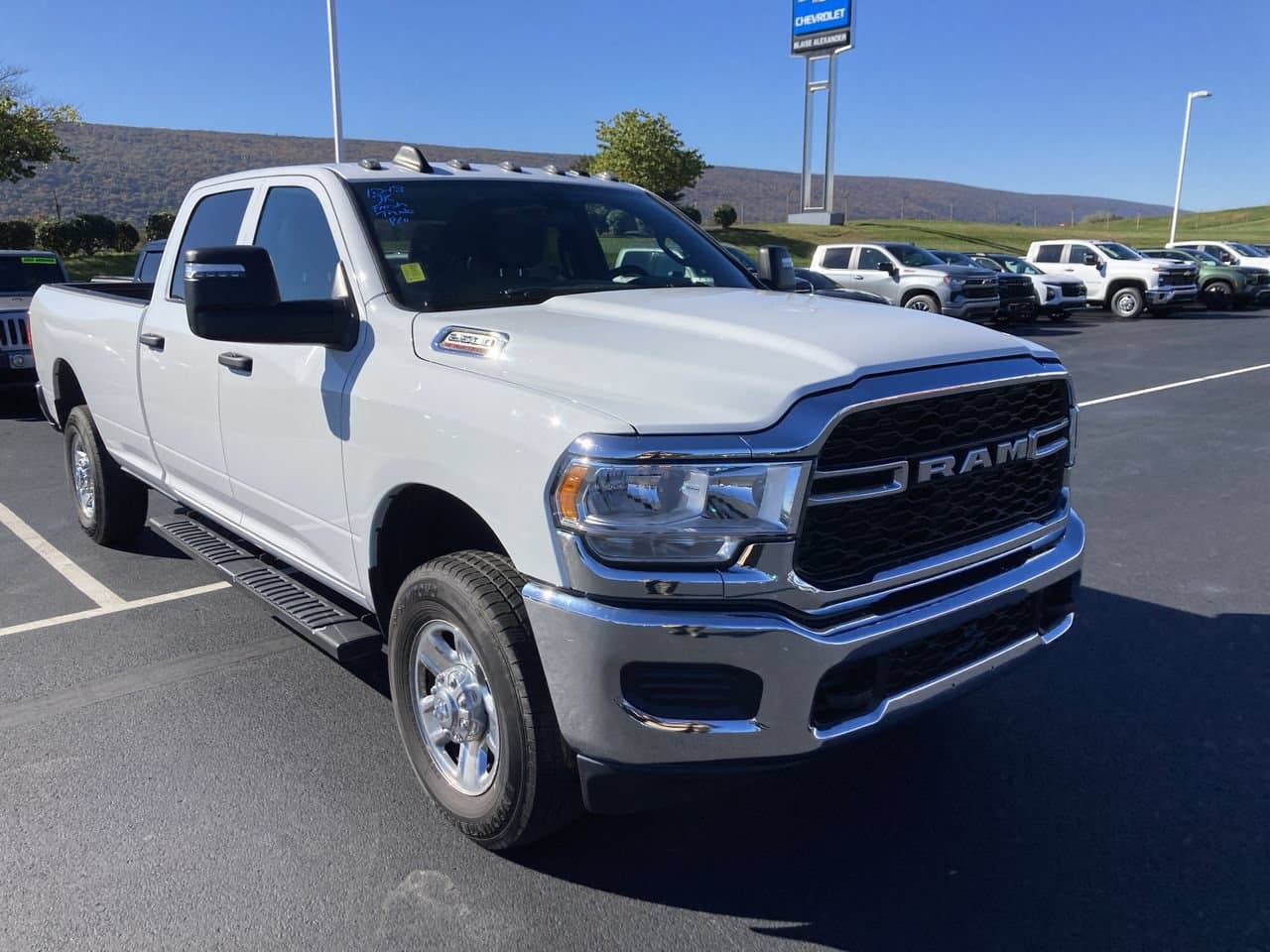 2024 RAM 2500 Tradesman — photo 1 of 14