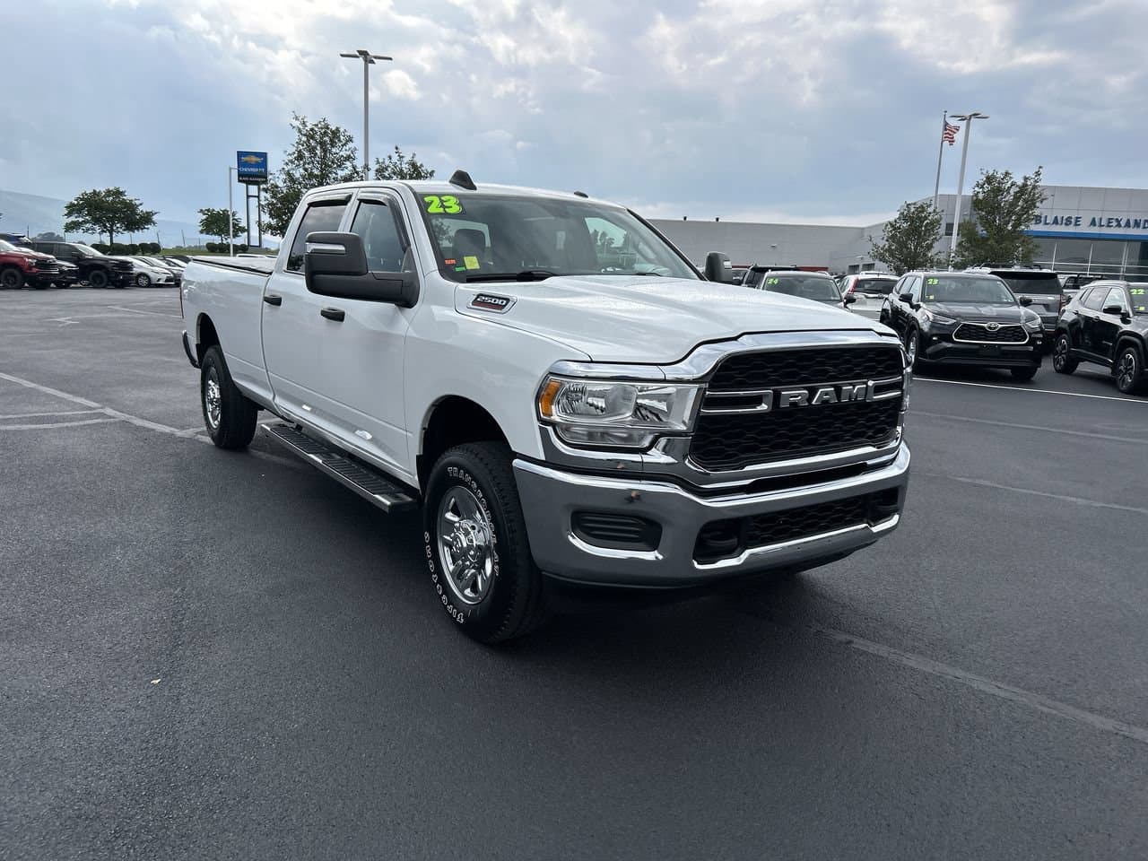 2023 RAM 2500 Tradesman — photo 1 of 28
