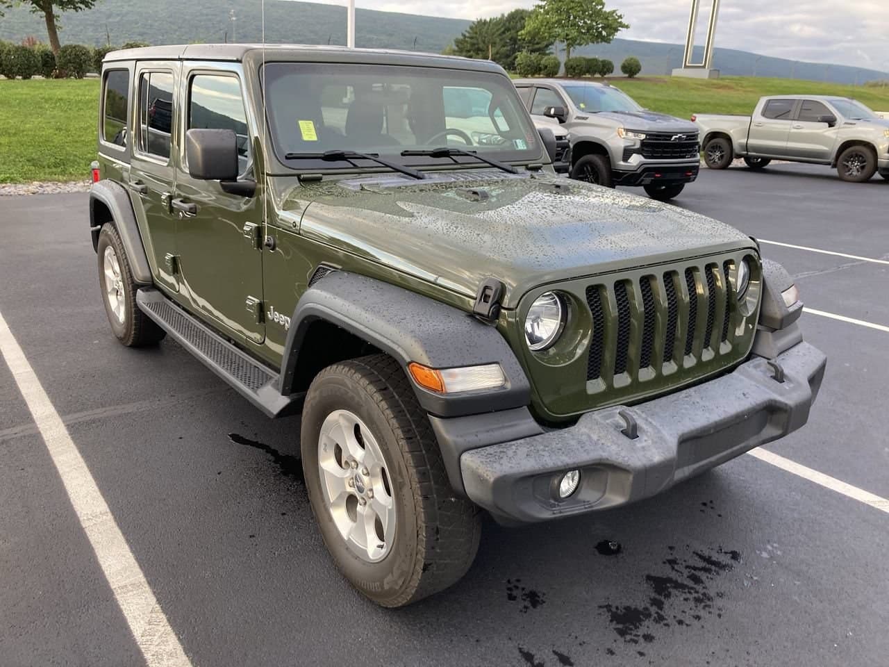 2021 Jeep Wrangler Unlimited Sport — photo 1 of 13