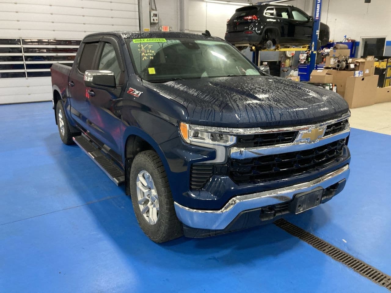 2022 Chevrolet Silverado 1500 LT — photo 1 of 14