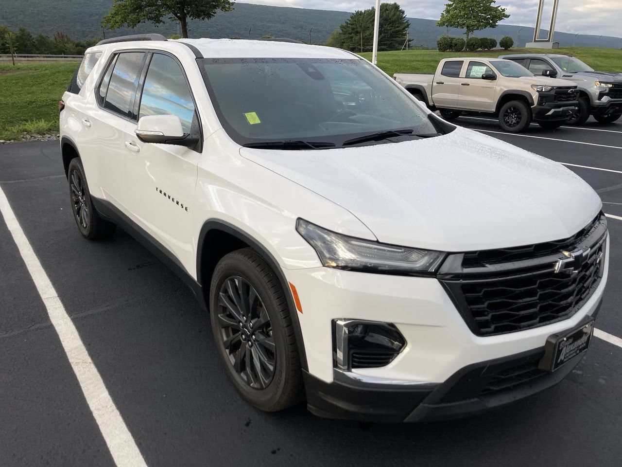 2023 Chevrolet Traverse RS — photo 1 of 13