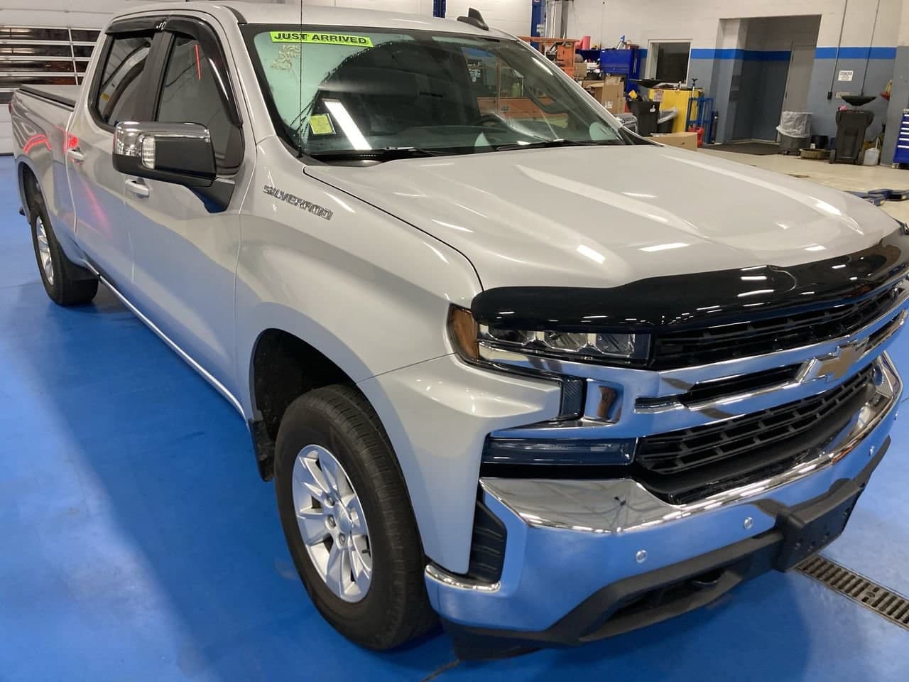 2020 Chevrolet Silverado 1500 LT — photo 1 of 13