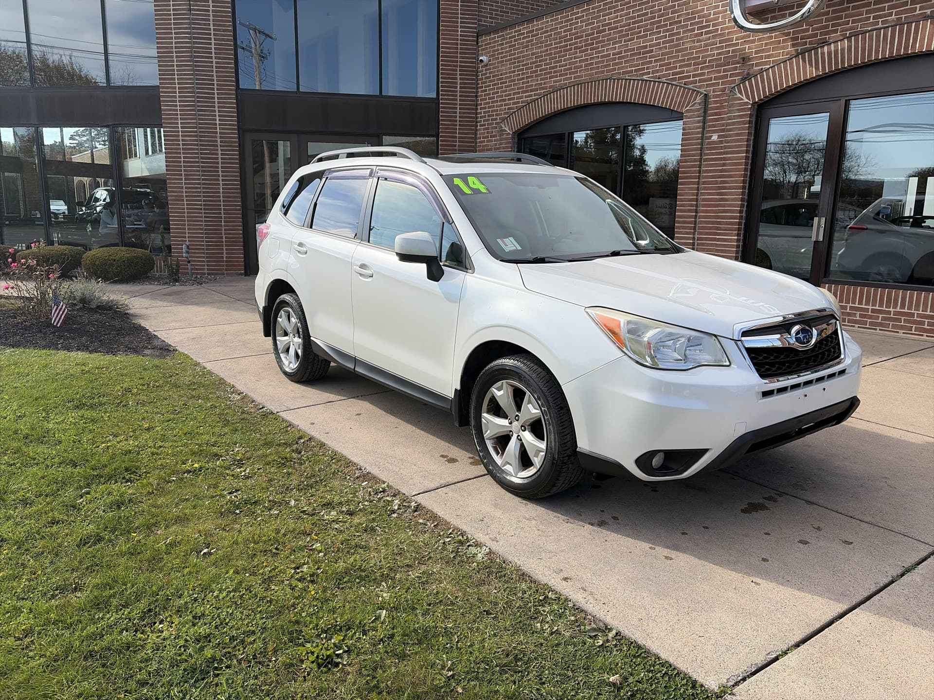 2014 Subaru Forester 2.5i Premium — photo 1 of 16