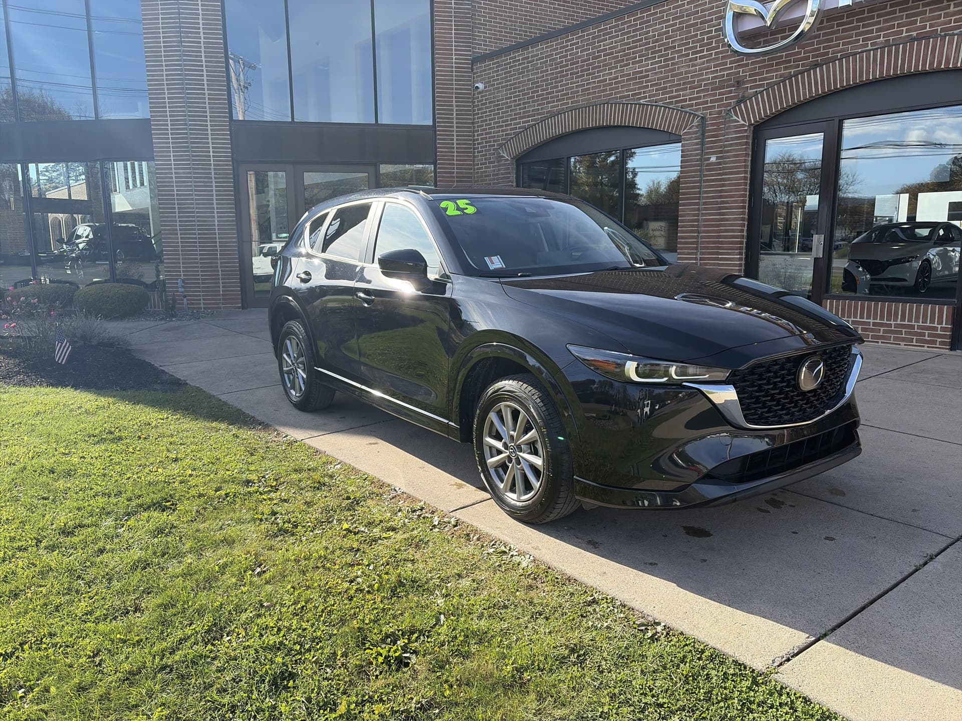 2025 Mazda CX-5 2.5 S Preferred Package — photo 1 of 15