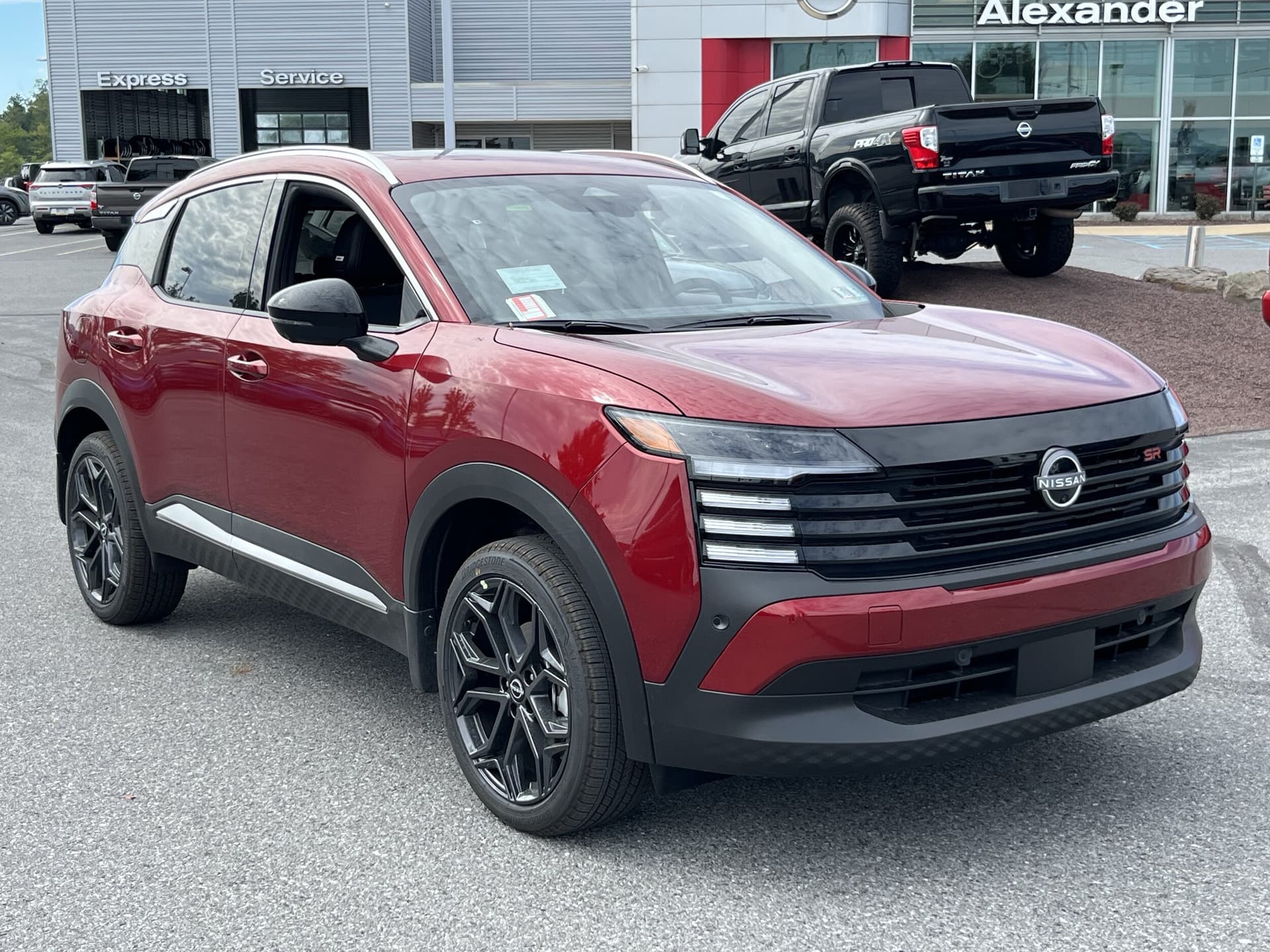 2027 Nissan Kicks SR — photo 1 of 36