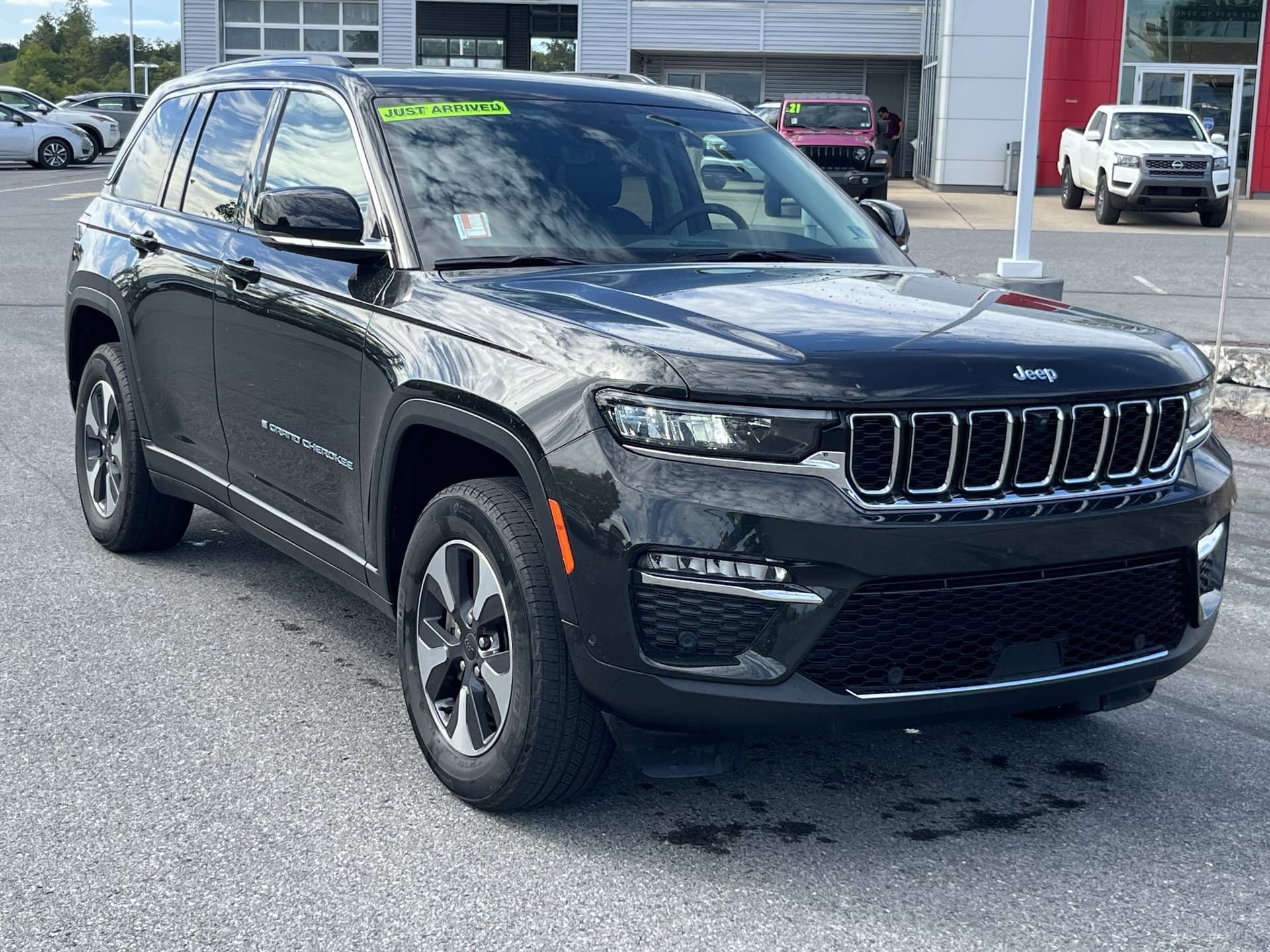 2023 Jeep Grand Cherokee 4xe Base — photo 1 of 42