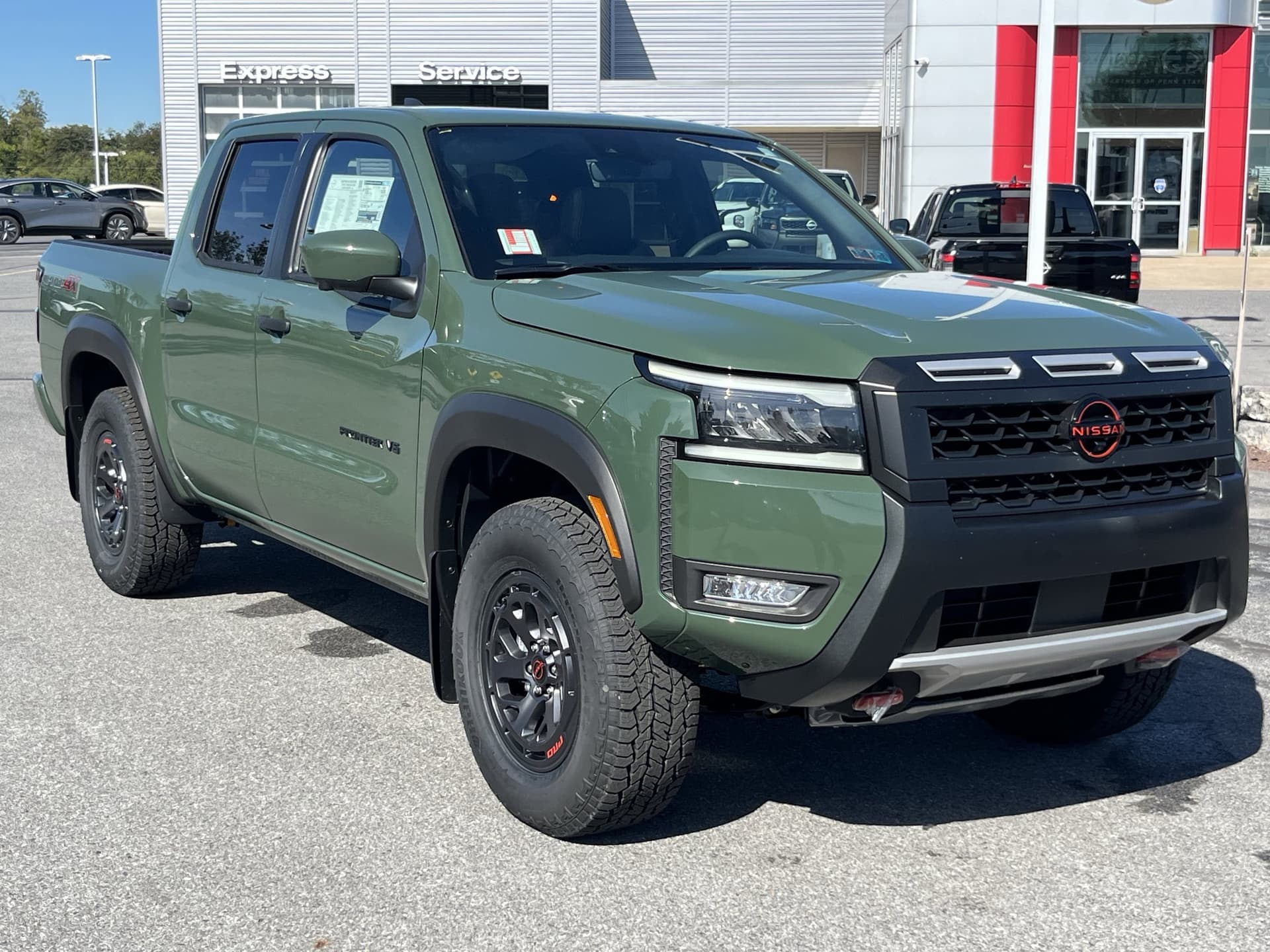 2027 Nissan Frontier PRO-4X — photo 1 of 36