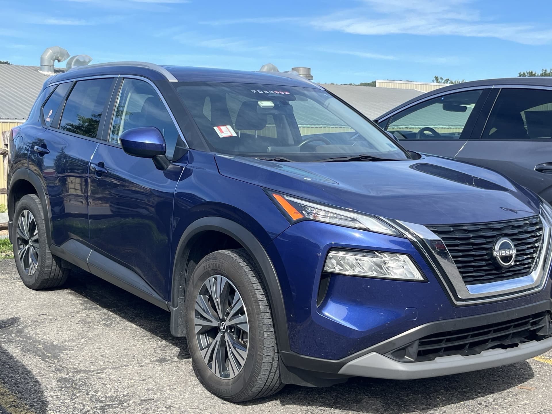 2023 Nissan Rogue SV — photo 1 of 5