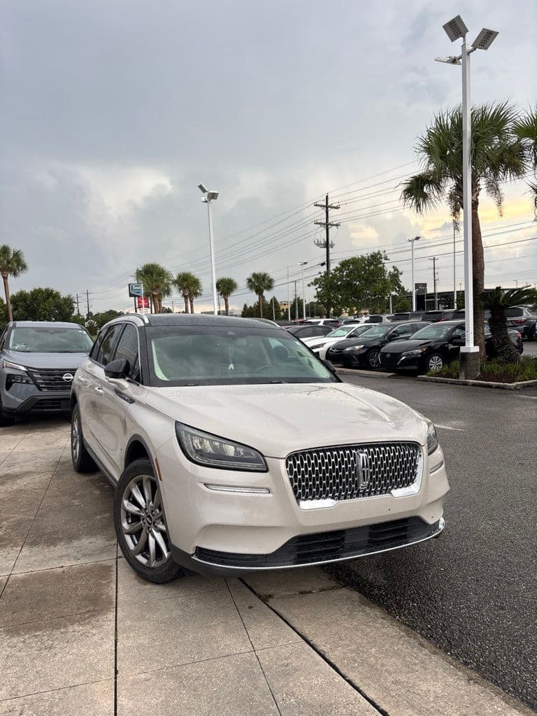 2020 Lincoln Corsair Standard — photo 1 of 5