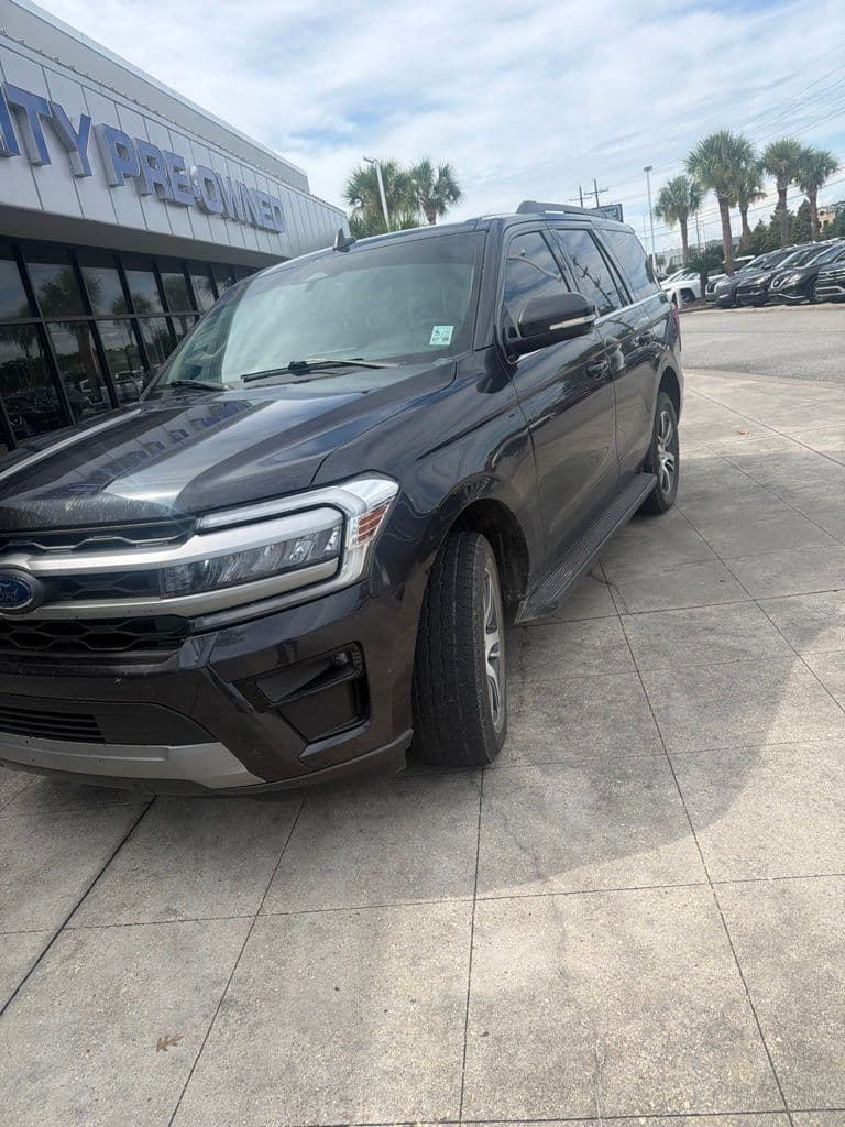 2024 Ford Expedition XLT — photo 1 of 8