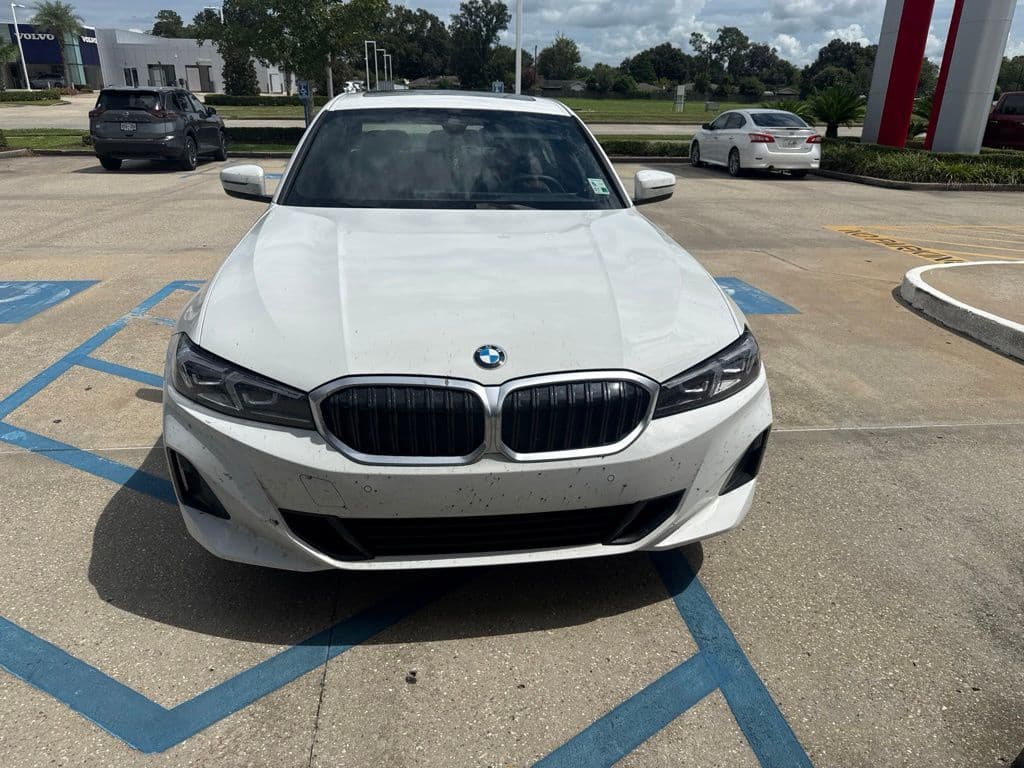 2025 BMW 3 Series 330i — photo 1 of 10