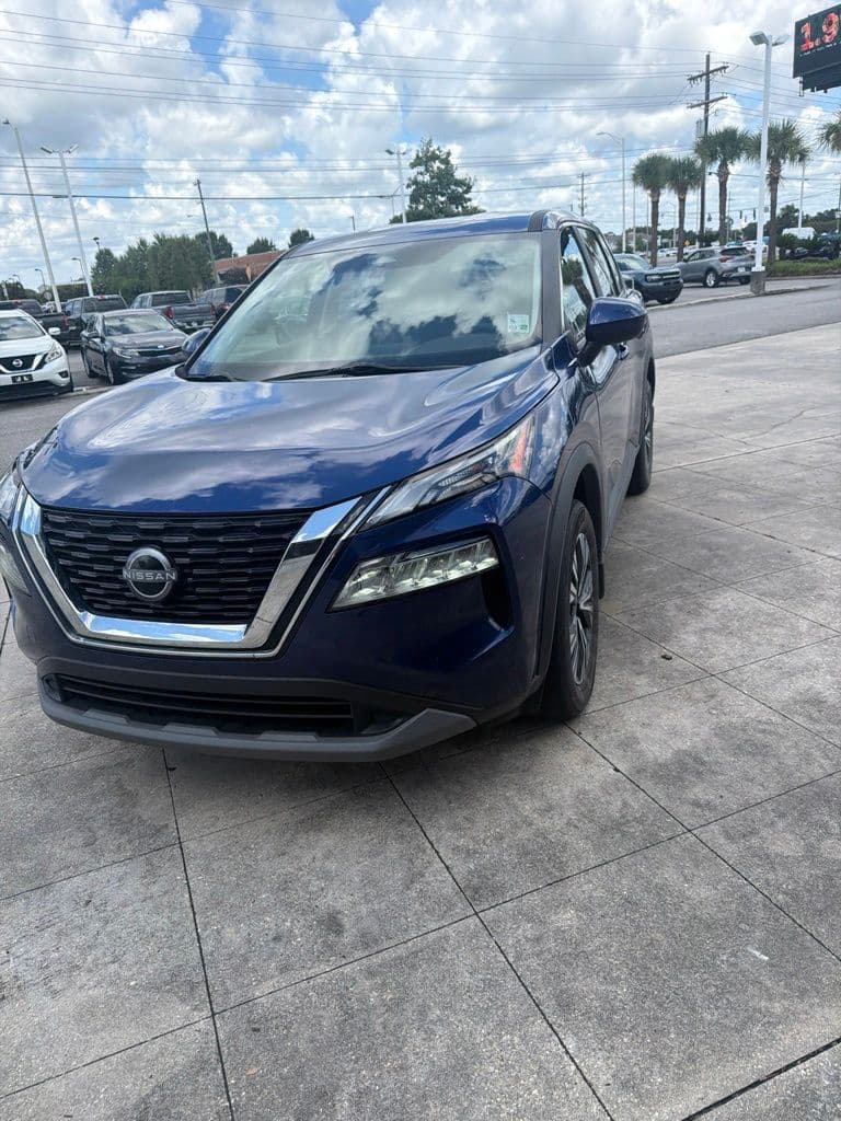 2023 Nissan Rogue SV — photo 1 of 10