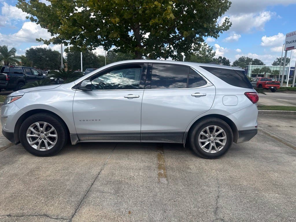 2020 Chevrolet Equinox LT — photo 1 of 4