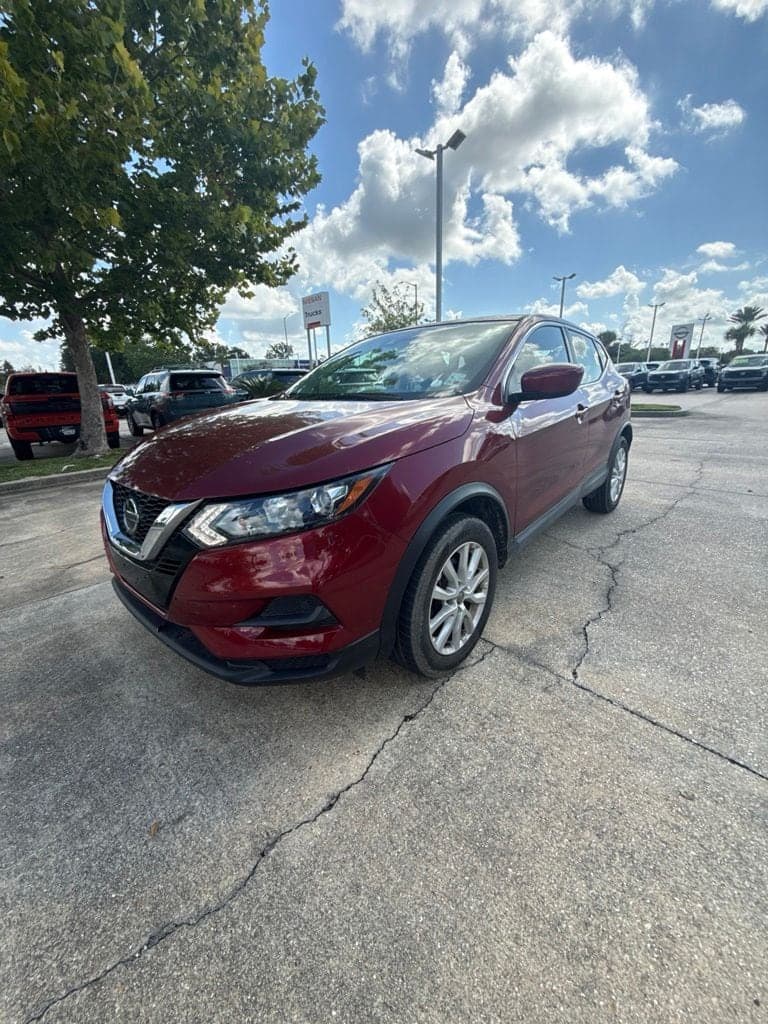 2020 Nissan Rogue Sport S — photo 1 of 6