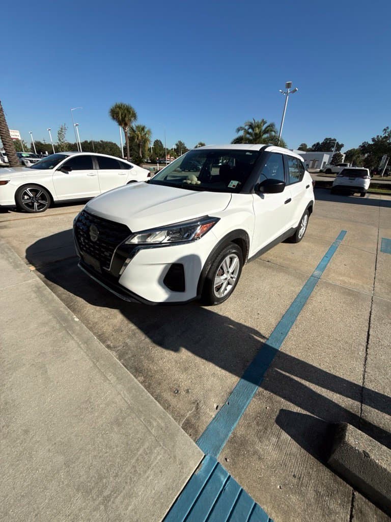 2021 Nissan Kicks S — photo 1 of 2