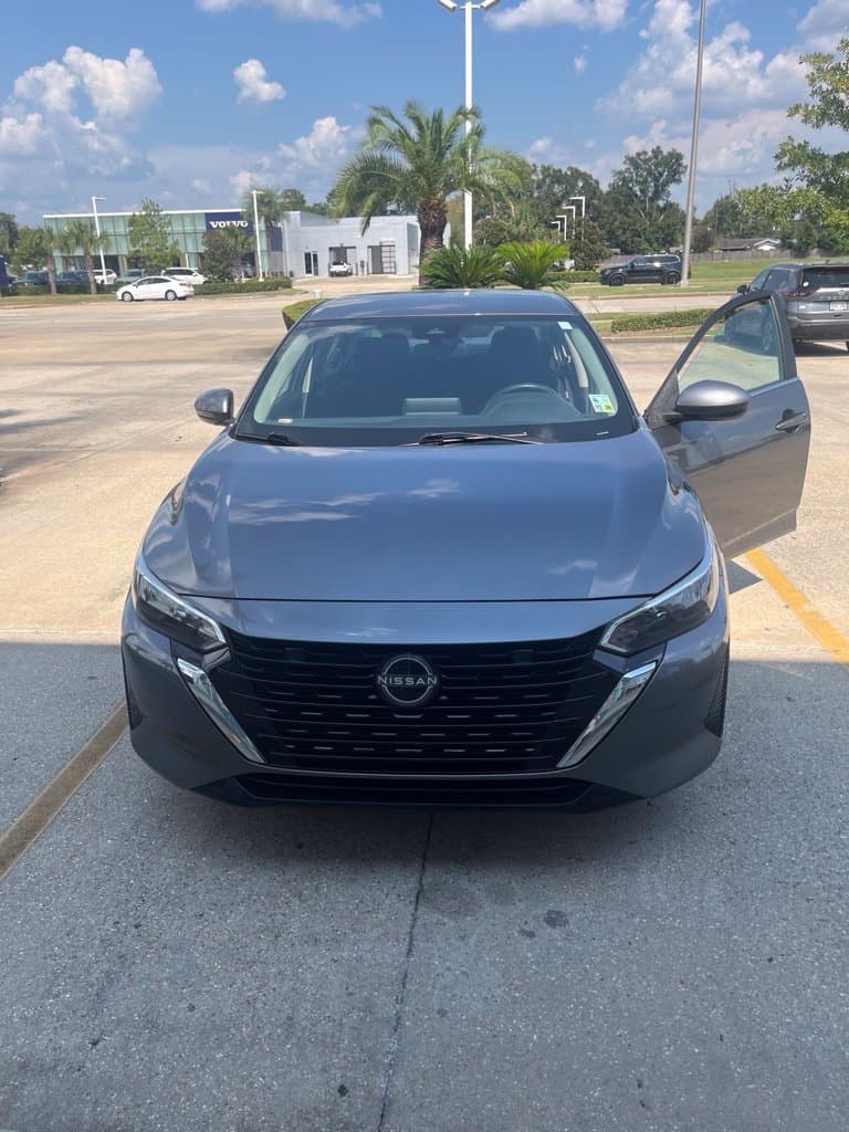 2024 Nissan Sentra SV — photo 1 of 4