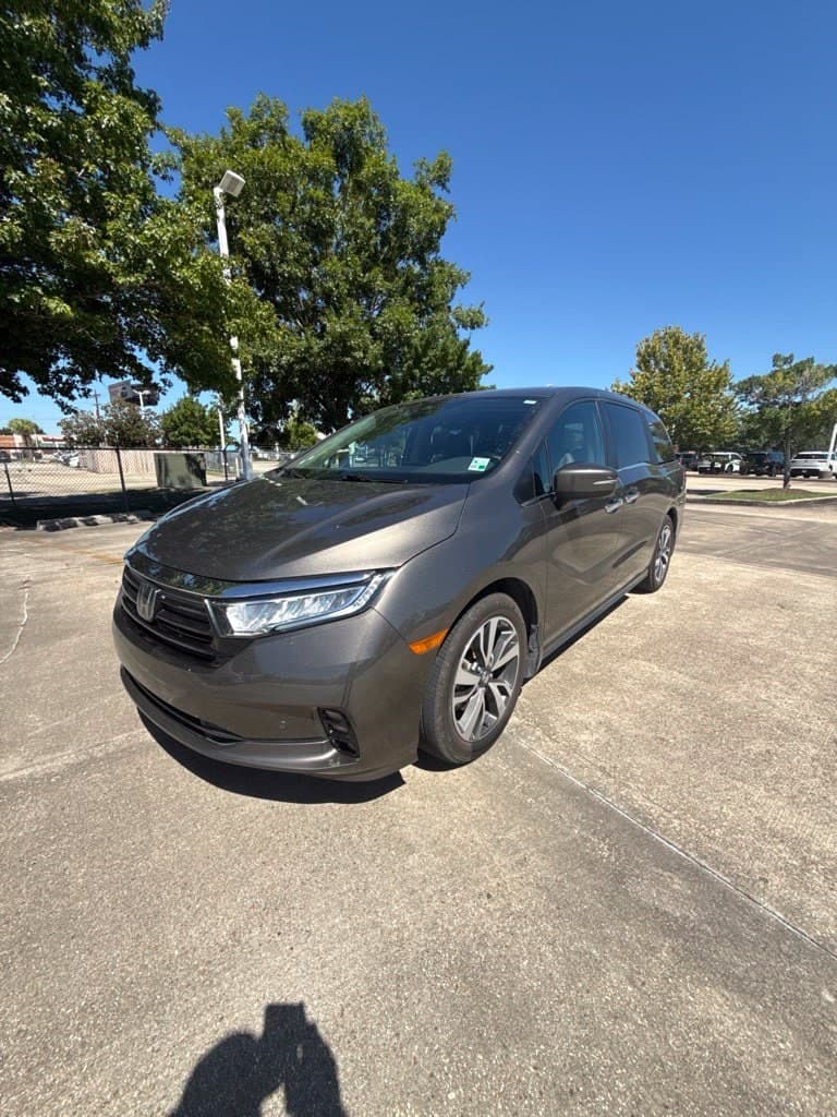 2021 Honda Odyssey Touring — photo 1 of 8