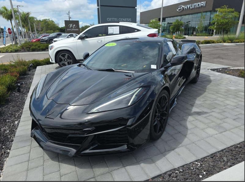 2024 Chevrolet Corvette Base — photo 1 of 2