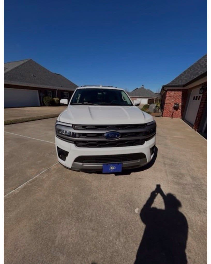 2024 Ford Expedition XLT — photo 1 of 4