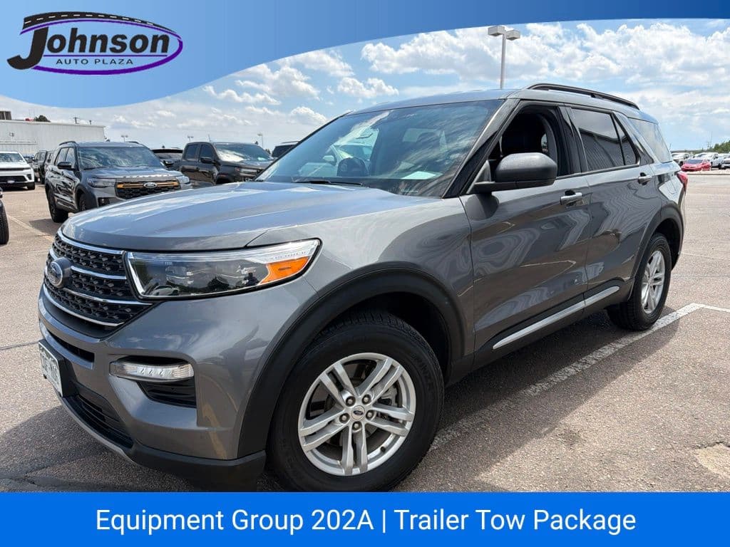 2023 Ford Explorer XLT — photo 1 of 4
