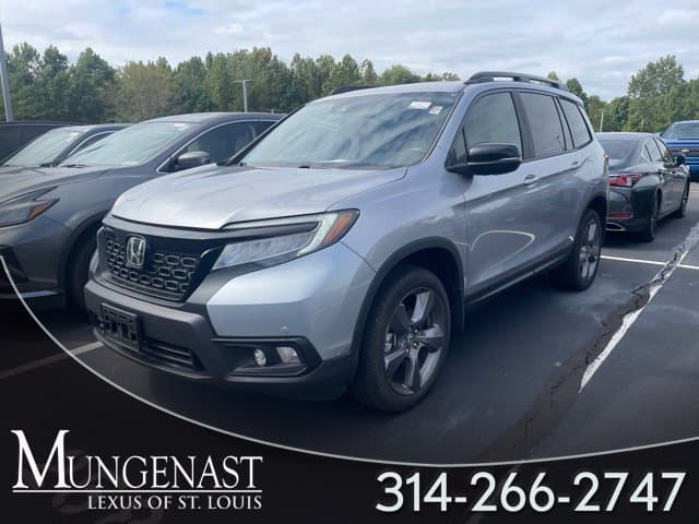 2021 Honda Passport Touring — photo 1 of 10