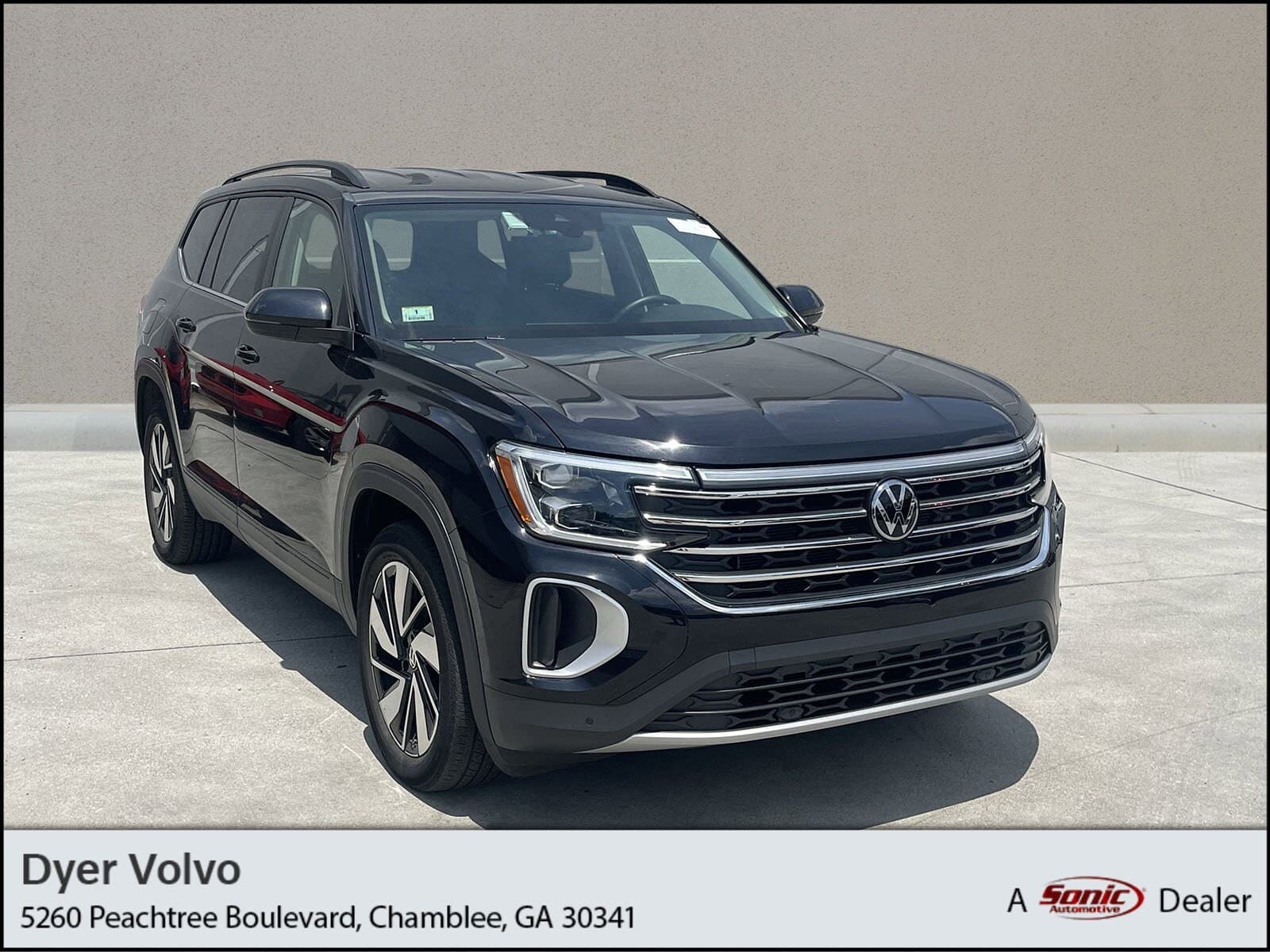 Foto de 2024 Volkswagen Atlas 2.0T SE w/Technology