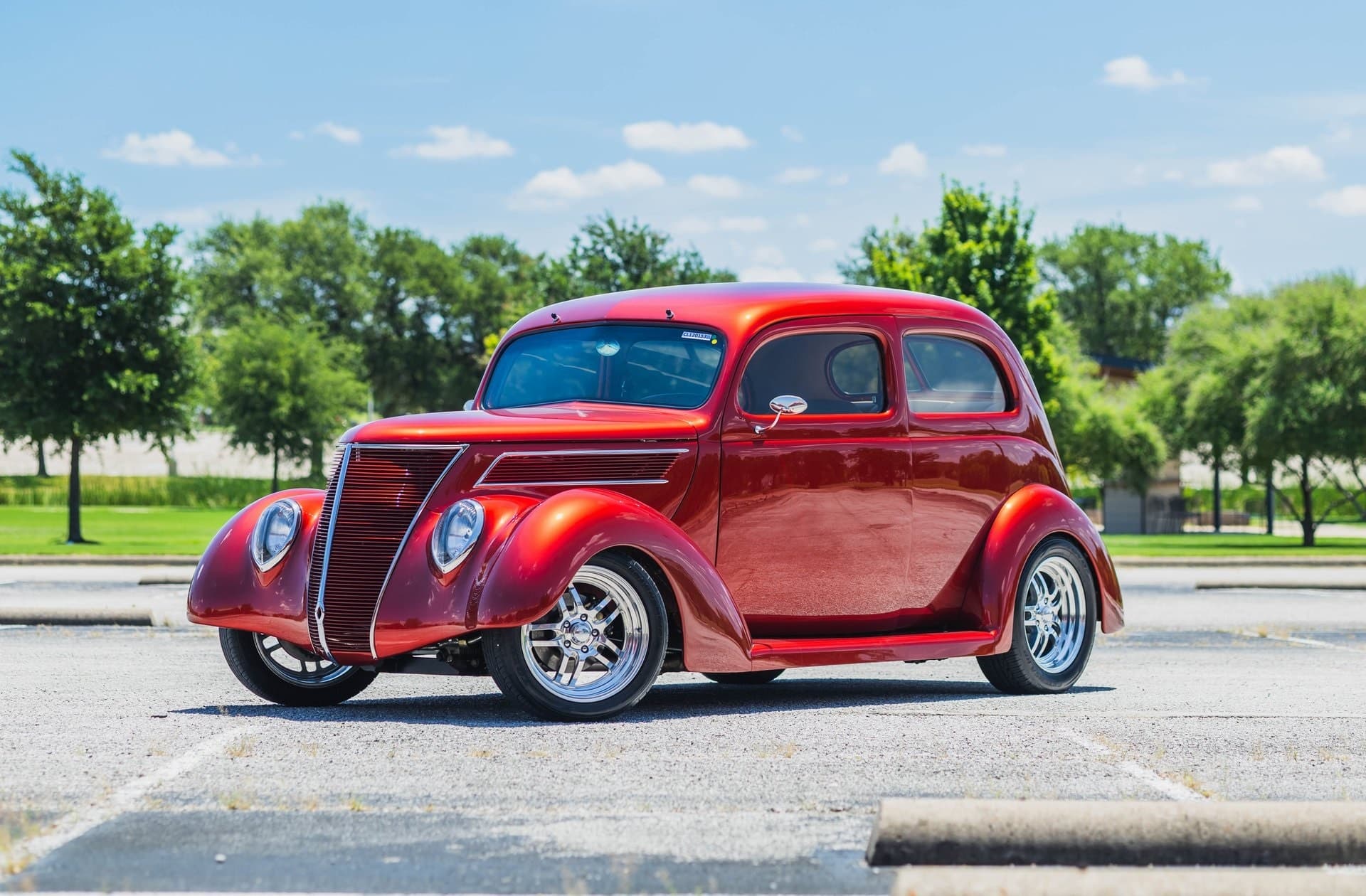 Foto de 1937 Ford Custom Slantback Restomod