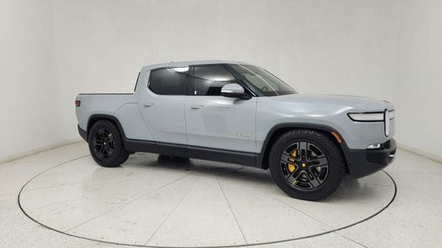 2022 Rivian R1T Base — photo 1 of 99
