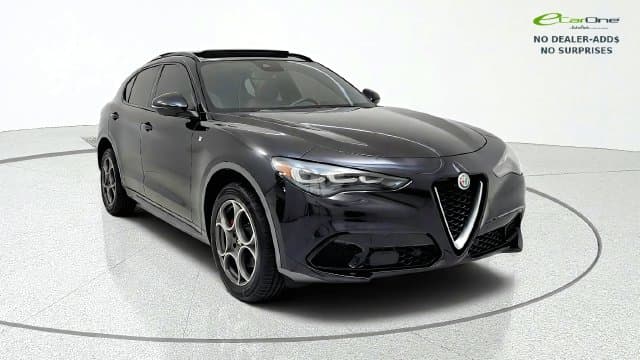 2024 Alfa Romeo Stelvio Base — photo 1 of 80