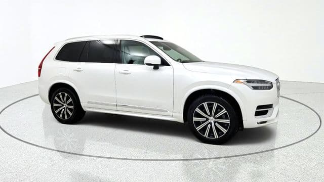 2025 Volvo XC90 Core — photo 1 of 84