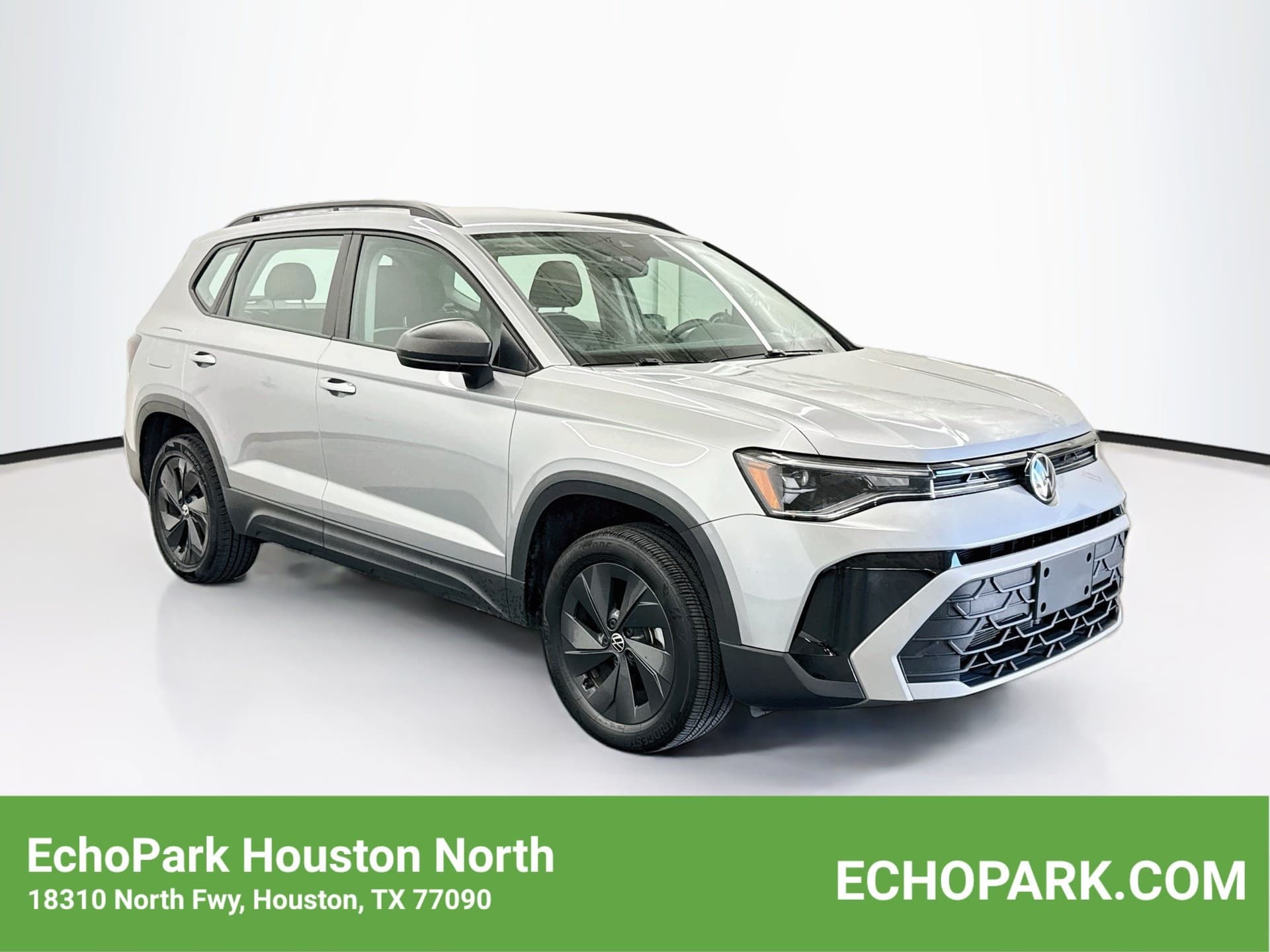 2025 Volkswagen Taos 1.5T S — photo 1 of 27
