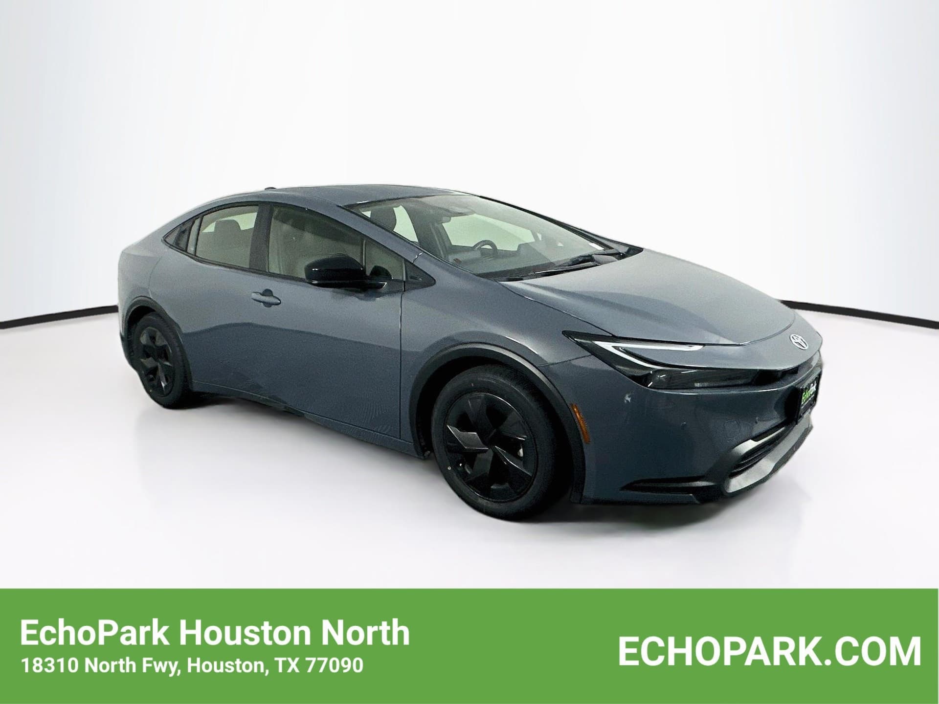 2025 Toyota Prius LE — photo 1 of 29
