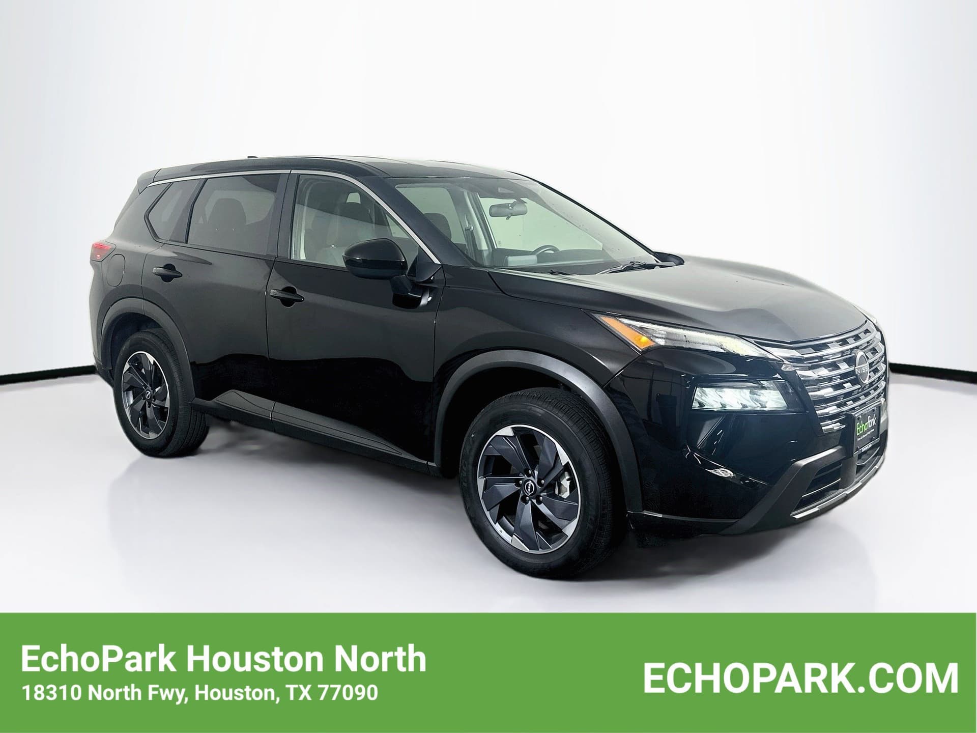 2025 Nissan Rogue SV — photo 1 of 30