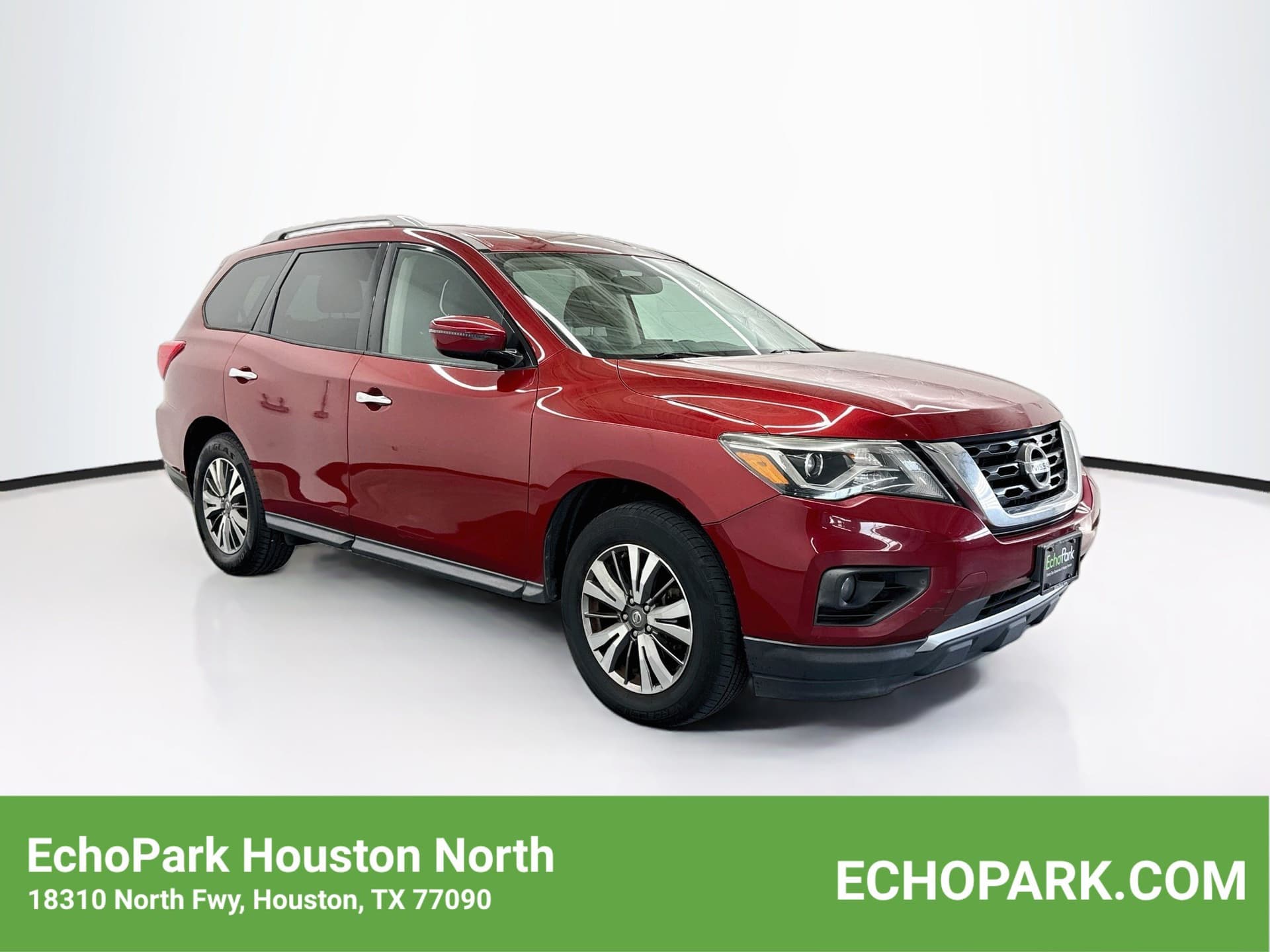 2018 Nissan Pathfinder SV — photo 1 of 29