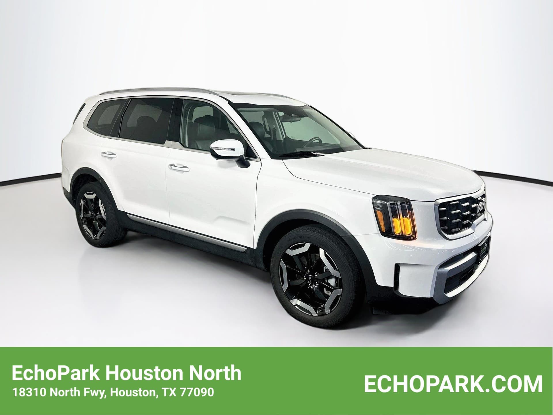 2025 Kia Telluride S — photo 1 of 33