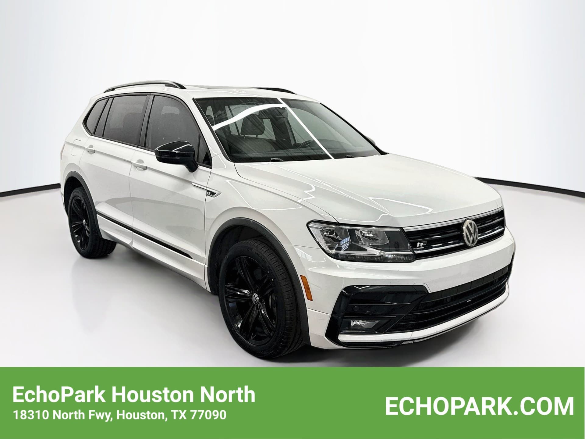 2019 Volkswagen Tiguan Base — photo 1 of 32