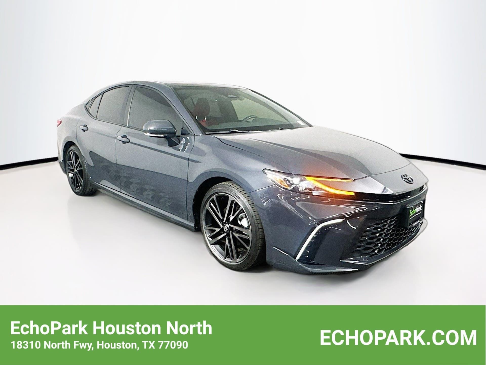 2025 Toyota Camry XSE — photo 1 of 31