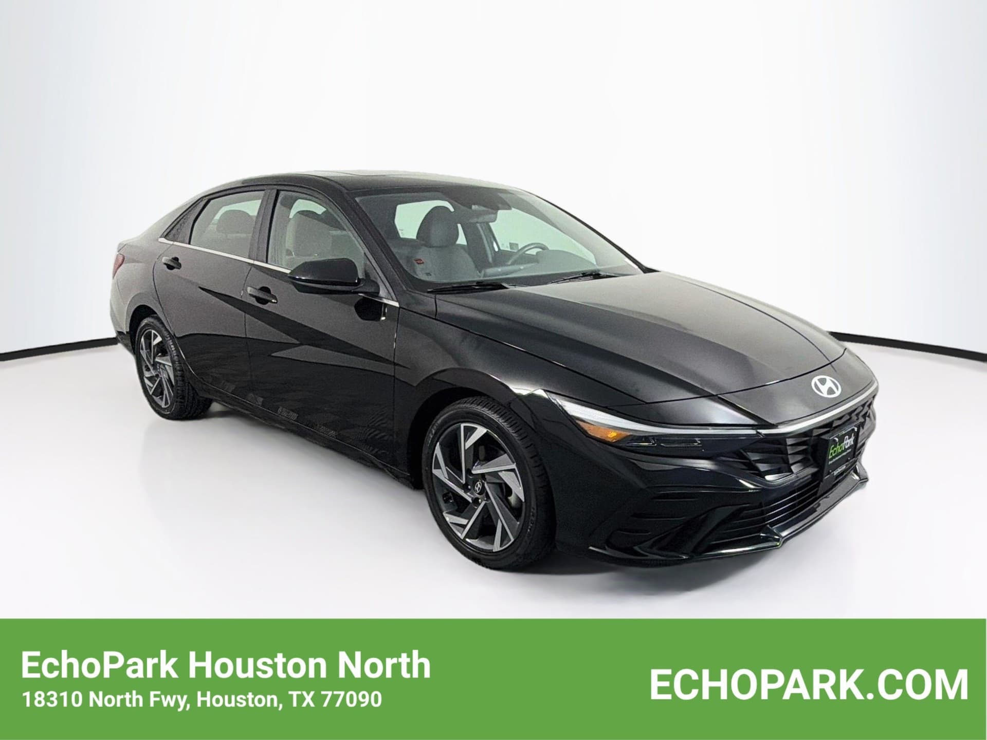 2025 Hyundai Elantra SEL Convenience — photo 1 of 30