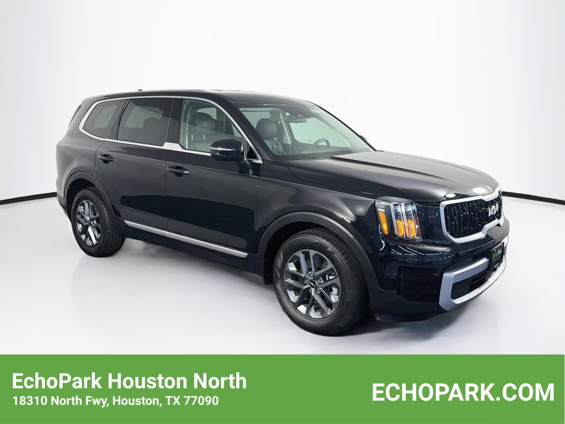 2025 Kia Telluride LX — photo 1 of 31