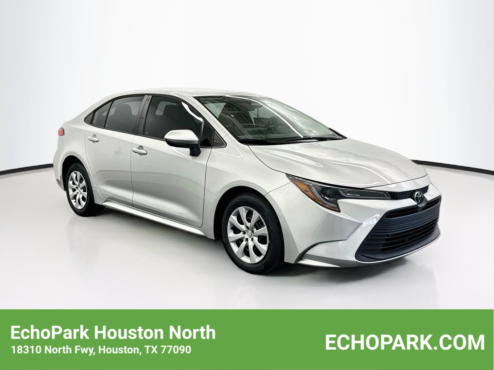 2024 Toyota Corolla LE — photo 1 of 28