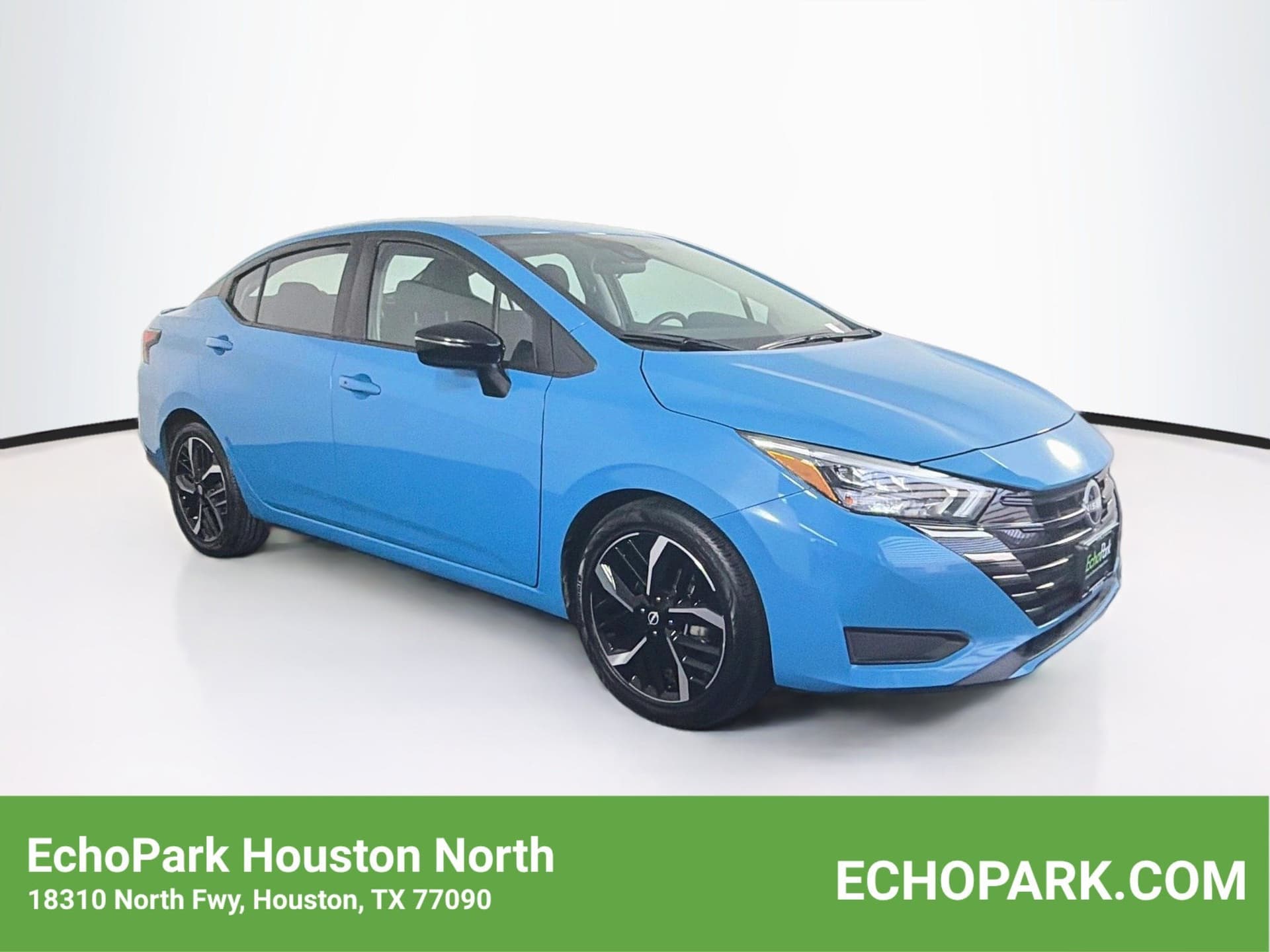 2025 Nissan Versa SR — photo 1 of 27
