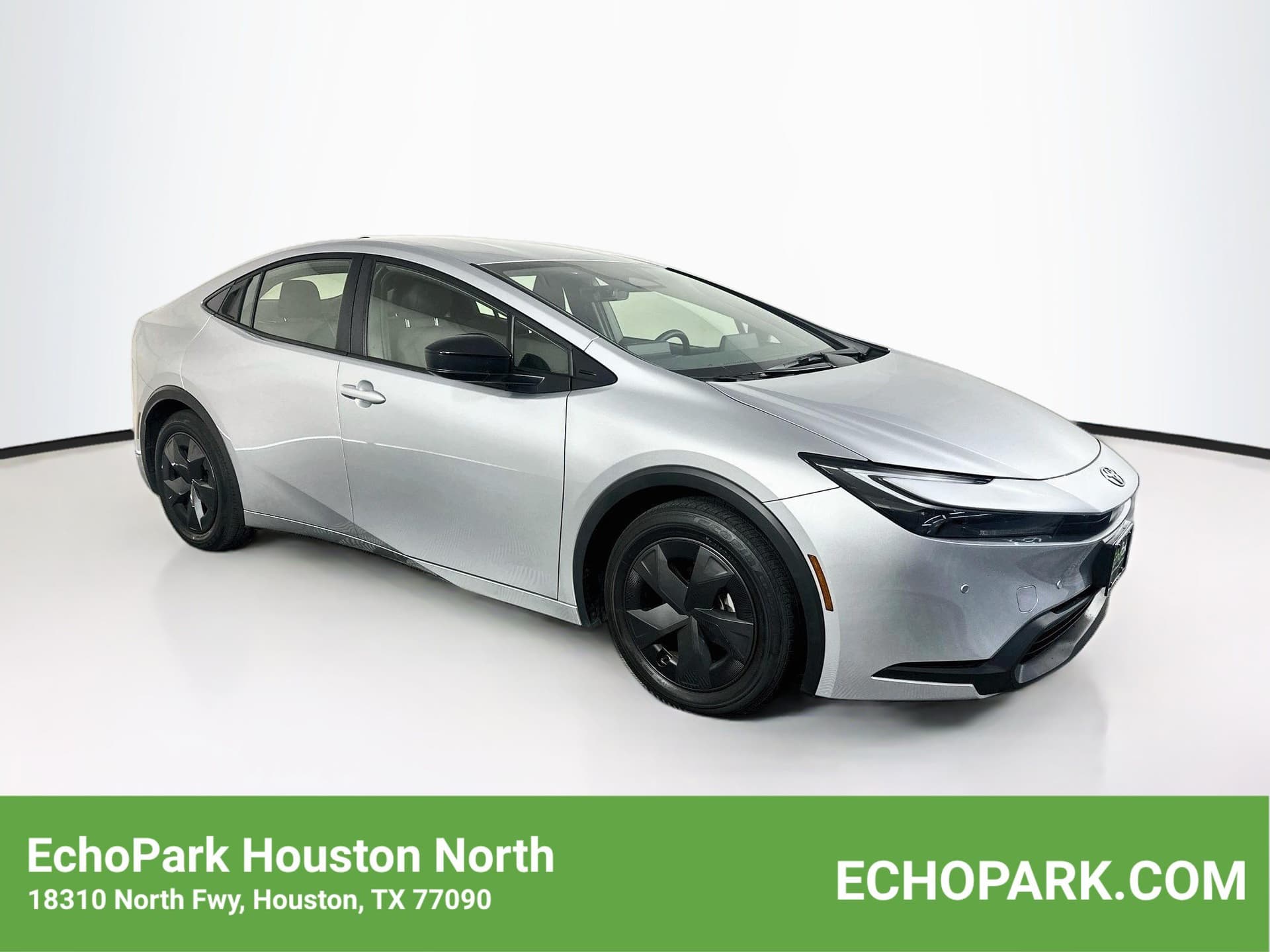 2026 Toyota Prius LE — photo 1 of 28