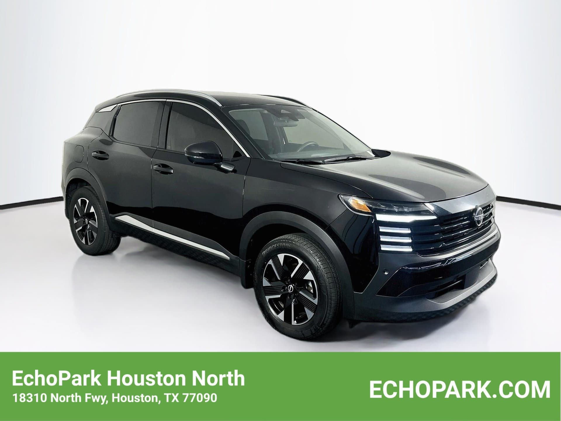 2025 Nissan Kicks SR — photo 1 of 30
