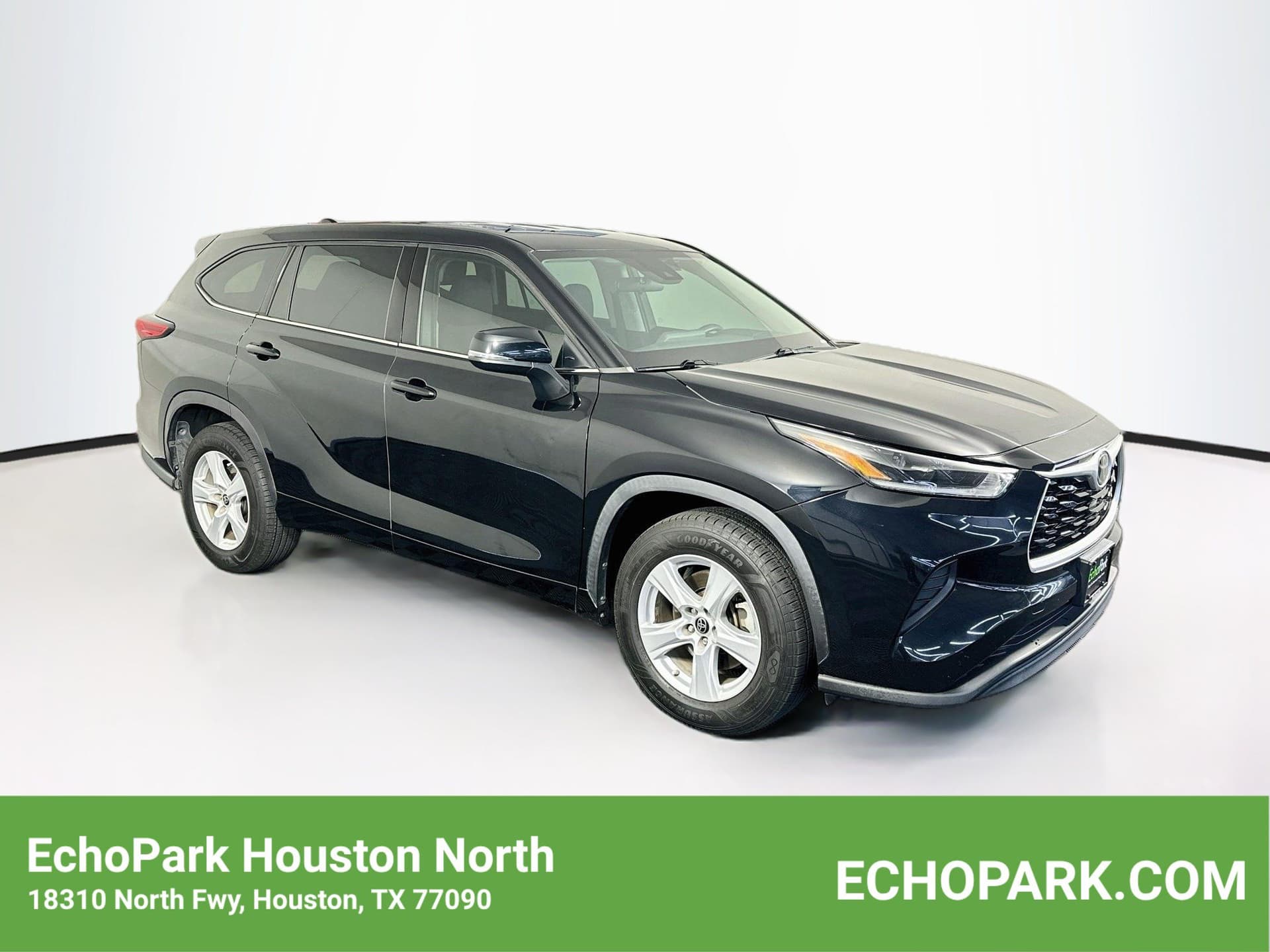 2021 Toyota Highlander L — photo 1 of 29
