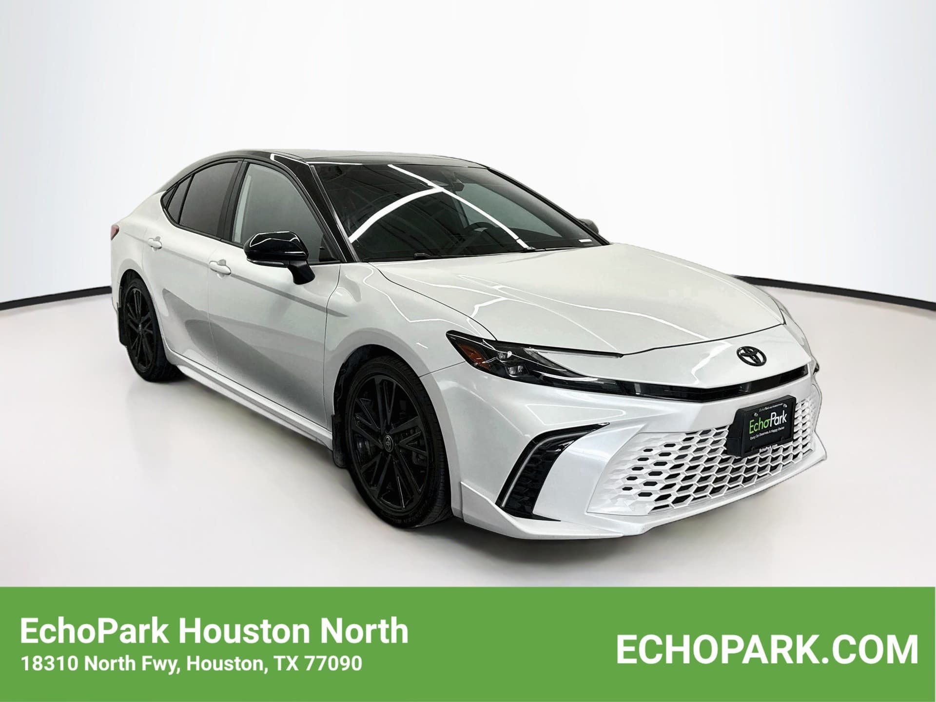 2025 Toyota Camry XSE — photo 1 of 31