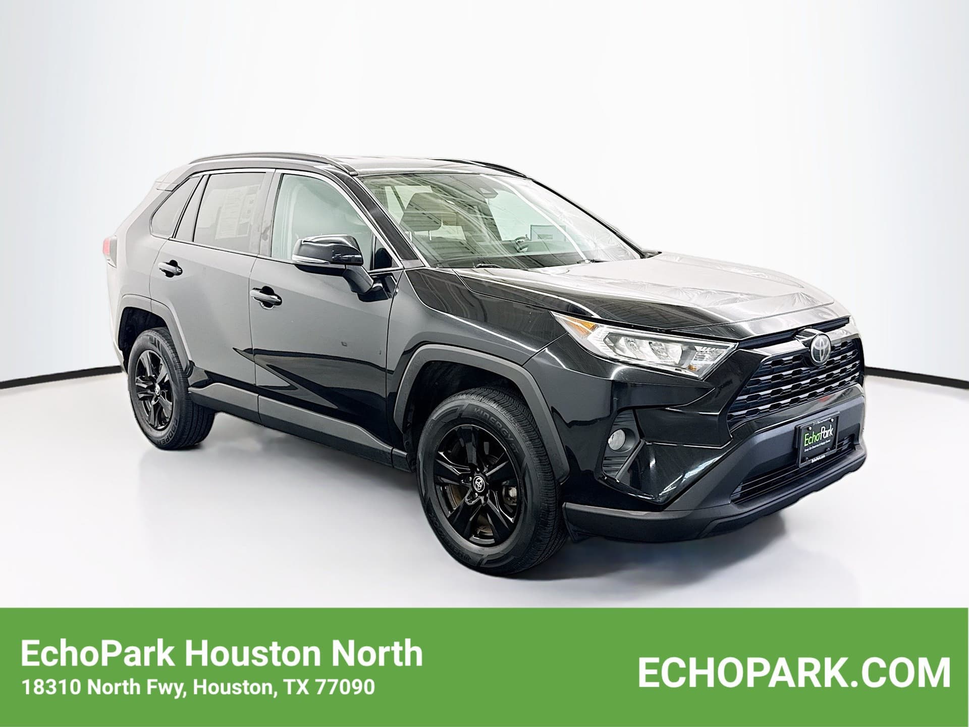 2021 Toyota RAV4 XLE — photo 1 of 29