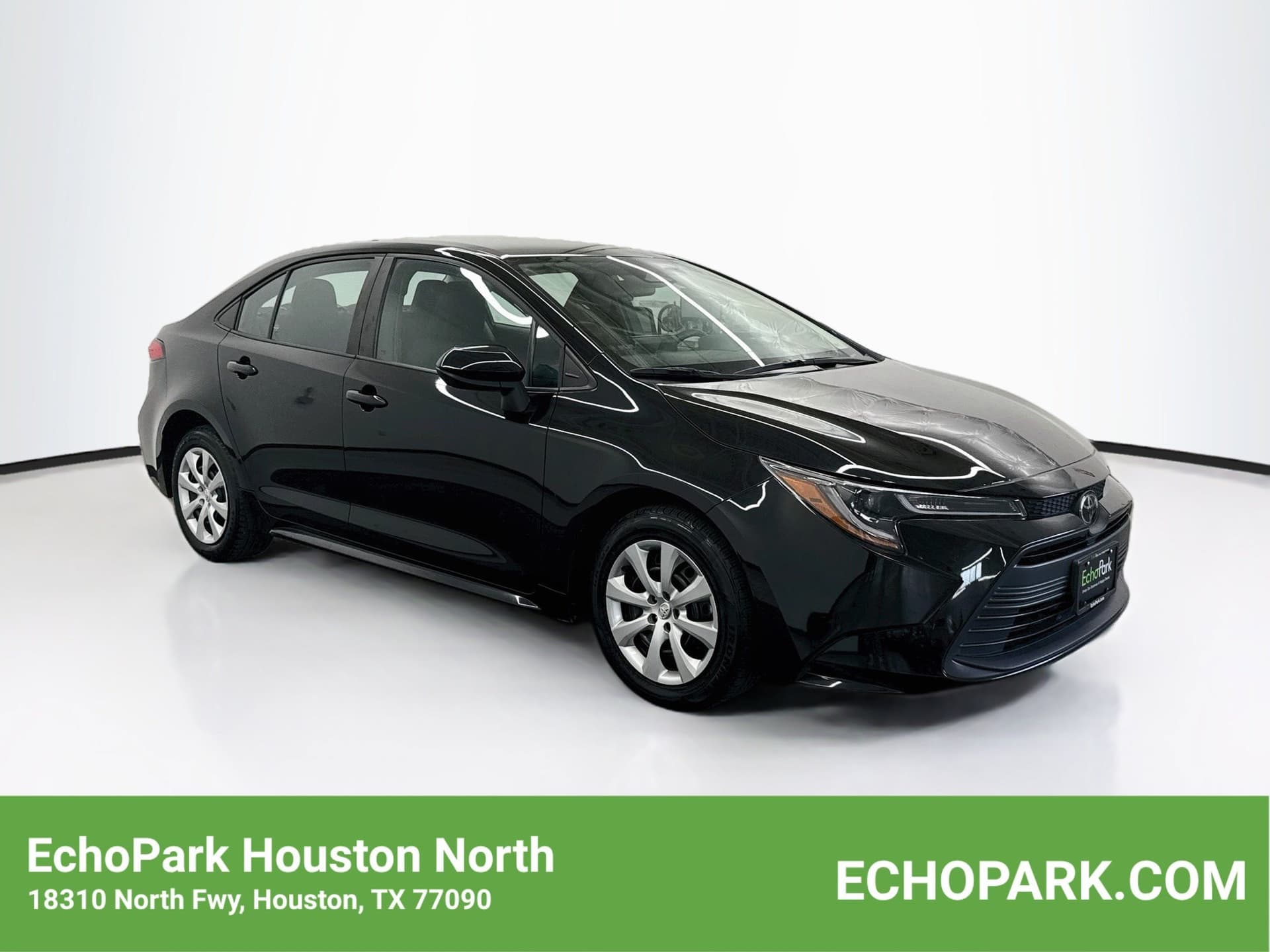 2024 Toyota Corolla LE — photo 1 of 28