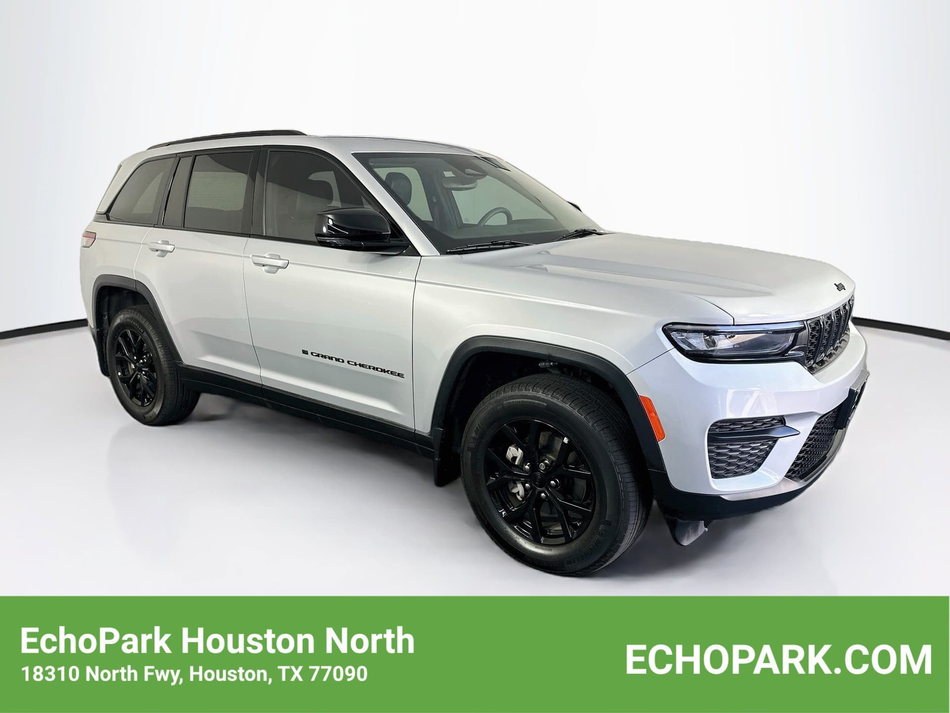 2024 Jeep Grand Cherokee Altitude — photo 1 of 28