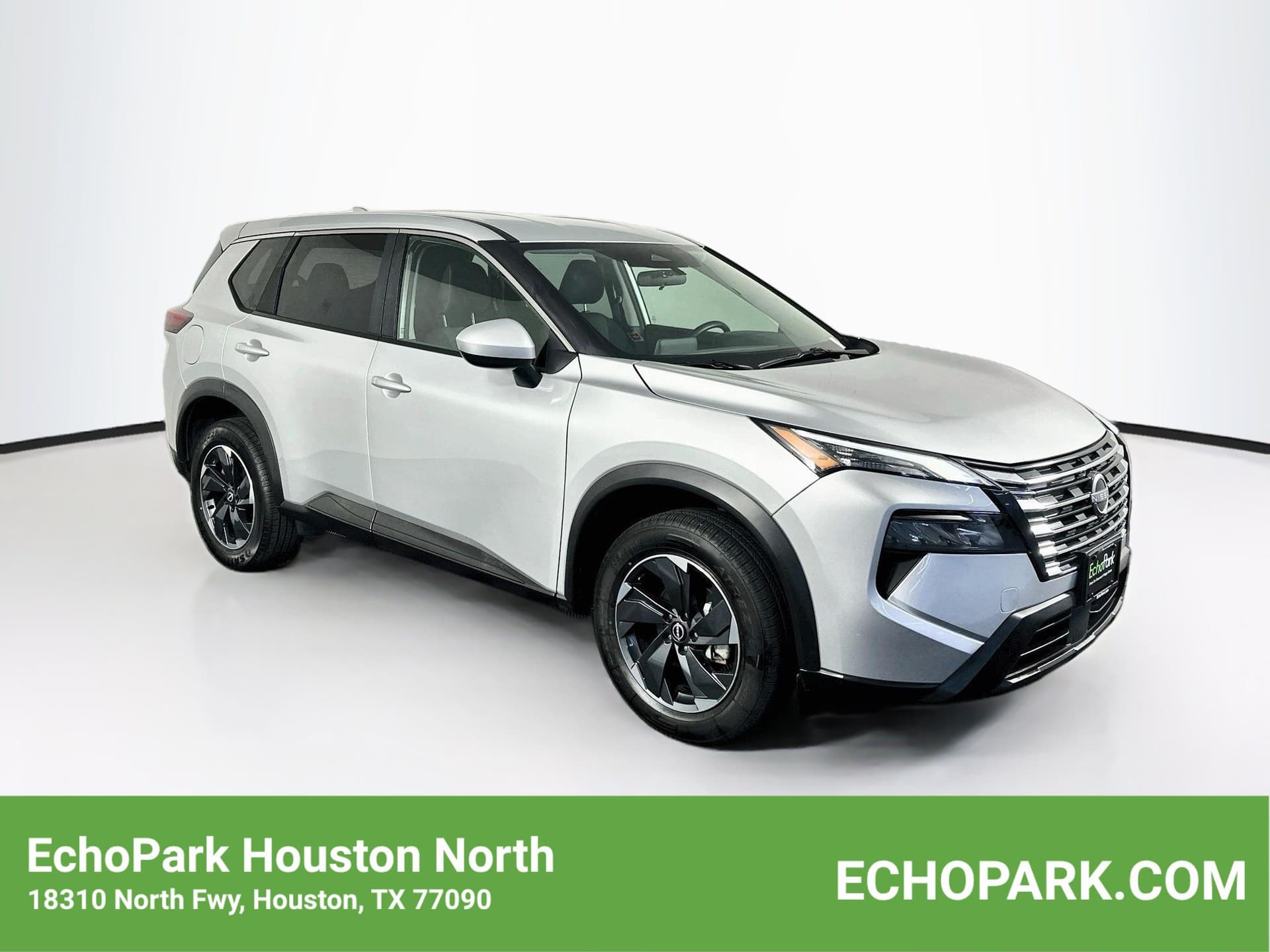 2025 Nissan Rogue SV — photo 1 of 30